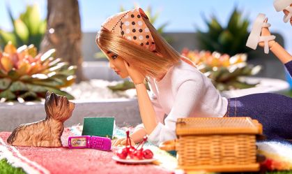 Telefone retrô da Barbie vai ser lançado por fabricante da Nokia
