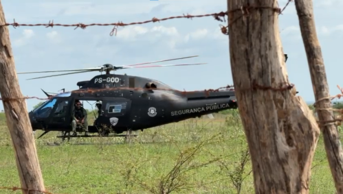 Três helicópteros são usados na busca pelos criminosos que fugiram do presídio de segurança máxima, em Mossoró (RN).