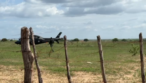 Três helicópteros são usados na busca pelos criminosos que fugiram do presídio de segurança máxima, em Mossoró (RN).
