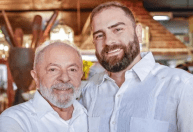 Filho de Lula apaga post e se retrata após culpar Eduardo Leite por tragédia no RS