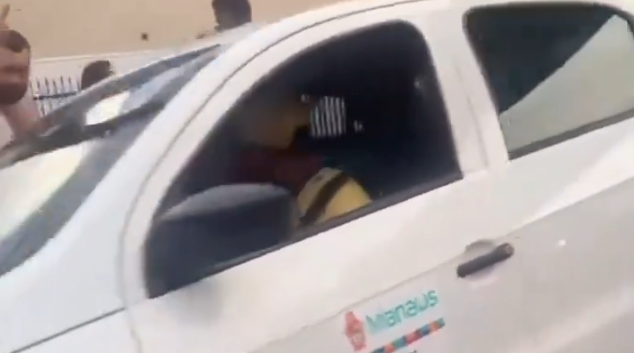 Funcionário transportou foliões com carro da Prefeitura de Manaus