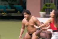 Davi derruba Wanessa em brincadeira, mas BBB24 tranquiliza: "Eles se adoram"