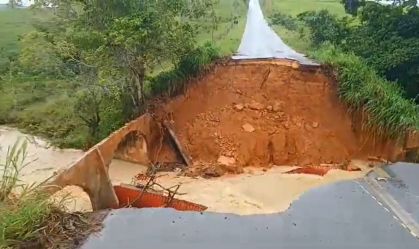 Chuvas deixam ao menos 6 mortos e 3.700 desalojados na Bahia