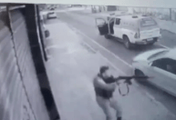 Polícia troca tiros com bandidos em Nilópolis, no RJ; veja vídeo