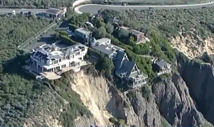 Mansões ficam "à beira do penhasco" na Califórnia após deslizamento de terra; veja