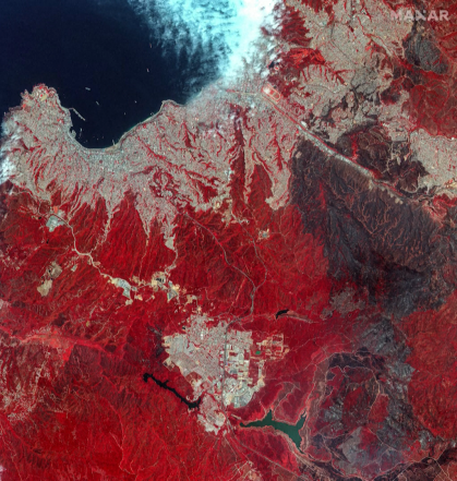 5 de fevereiro: Imagem de satélite editada com a técnica de "Falsa Cor" para mostrar os incêndios florestais na região de Viña del Mar, no Chile