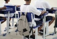 Menos da metade dos estudantes brasileiros termina ensino médio na idade certa