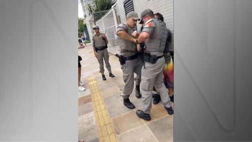 Ação Brigada Militar homem negro