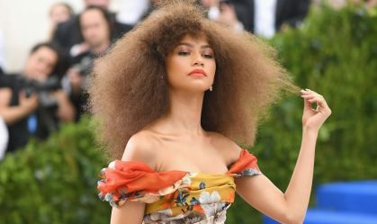 Estilista de Zendaya diz que cinco grifes negaram vestir a atriz; veja quais