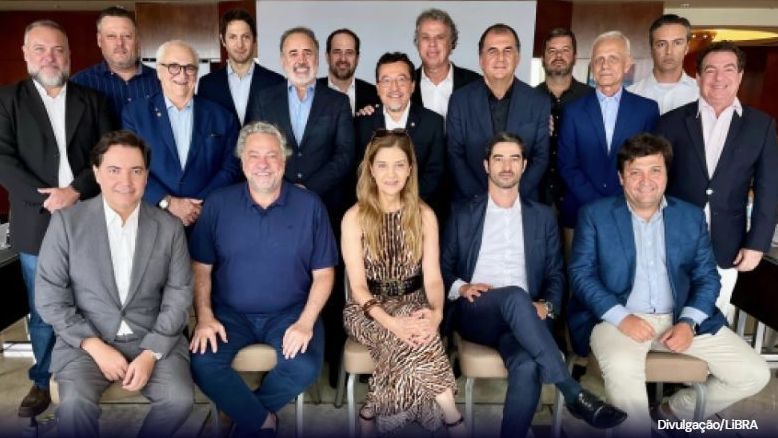 Dirigentes de clubes, membros da LIBRA, em reunião nesta quarta-feira (7)