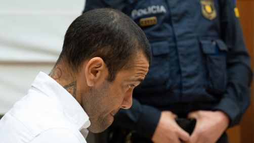 Daniel Alves durante julgamento em Barcelona