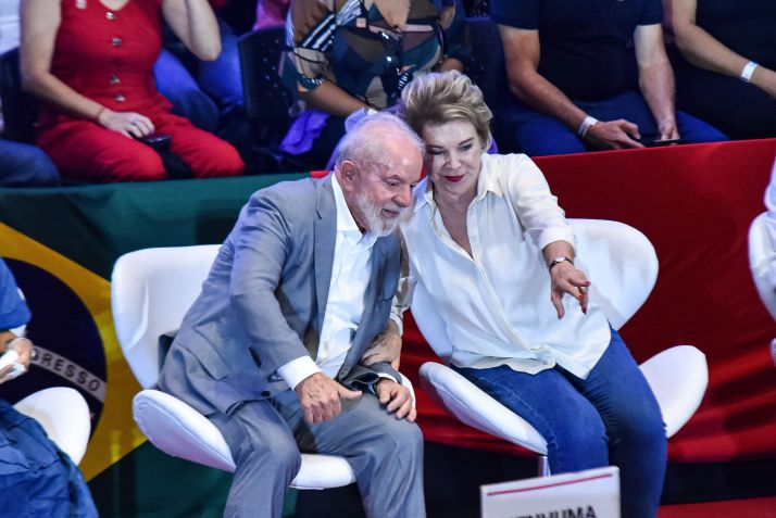 Lula e Marta durante o ato de filiação da ex-prefeita ao PT / ROBERTO CASIMIRO/FOTOARENA/FOTOARENA/ESTADÃO CONTEÚDO