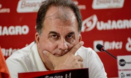 Buscando reforços, presidente do Vitória desabafa: "Esse ano erramos em tudo"