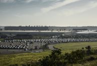 Marca brasileira de carros elétricos entra em disputa por antiga fábrica da Ford