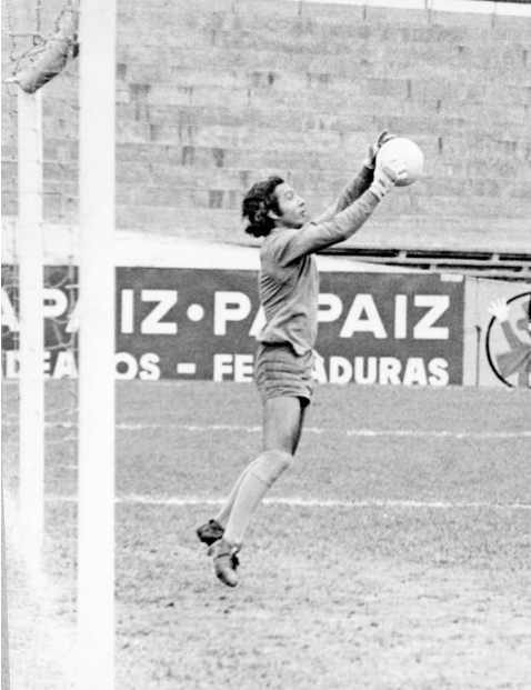 Futebol, uma das grandes paixões: “De goleiro razoável, me transformei num arqueiro corajoso, do tipo que não tremia diante do ataque adversário” / Acervo Pessoal