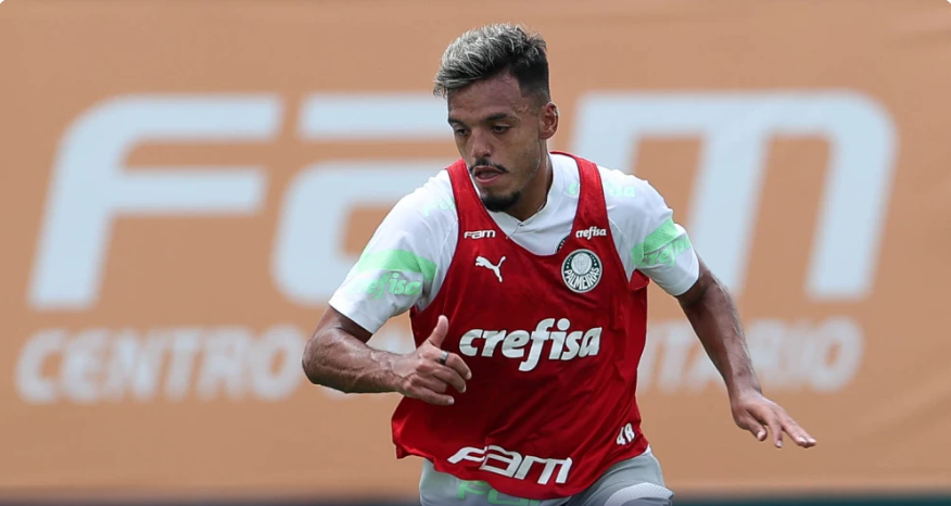 Gabriel Menino em treino do Palmeiras