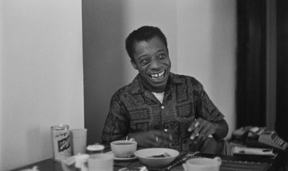 Quem foi James Baldwin, ativista dos direitos civis homenageado pelo Google
