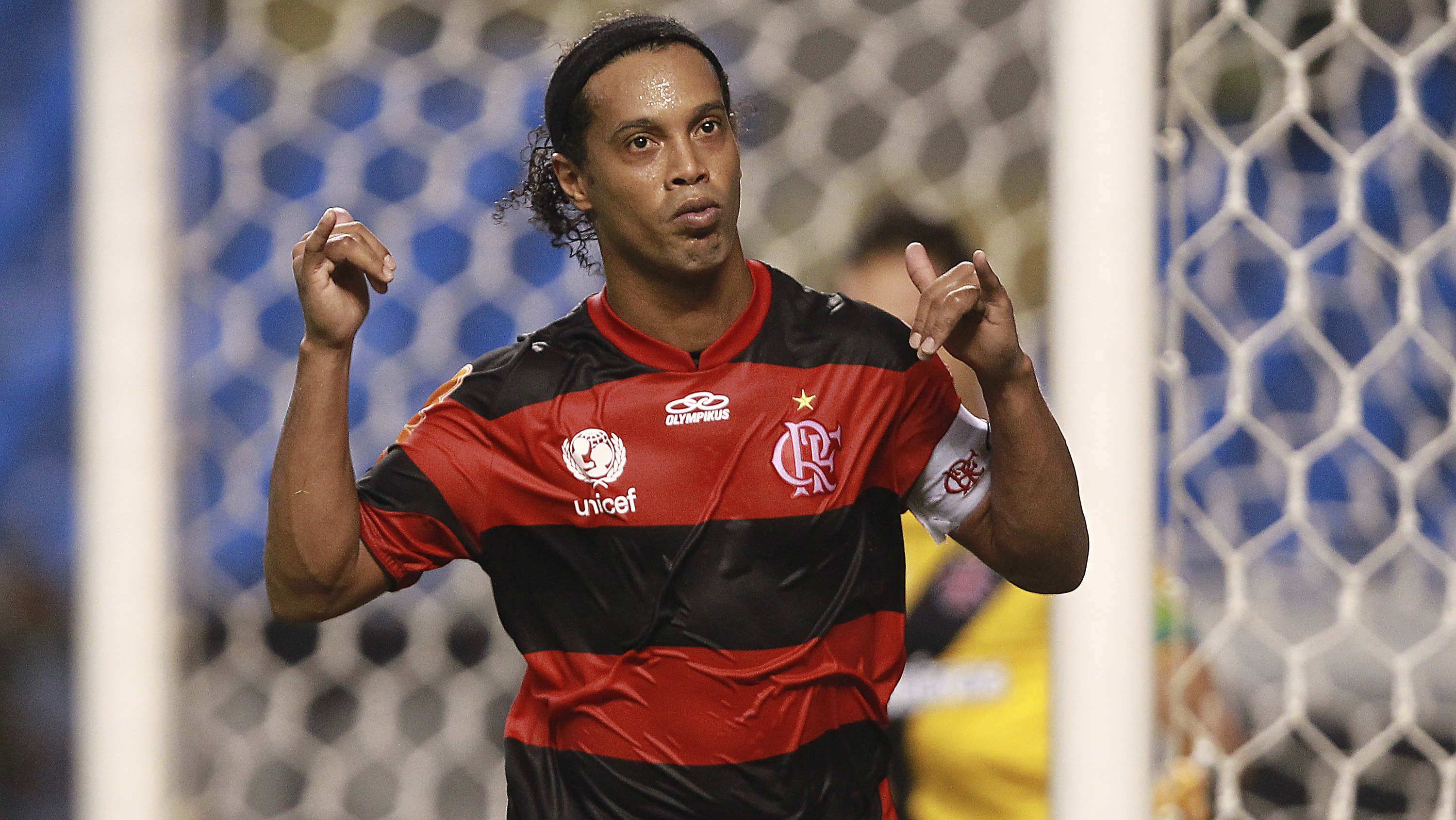 Ronaldinho Gaúcho com a camisa do Flamengo