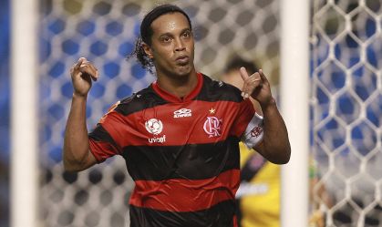 Ronaldinho Gaúcho com a camisa do Flamengo