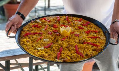 Arroz de paella pode "desaparecer" da Espanha, alertam agricultores enfurecidos com a União Europeia