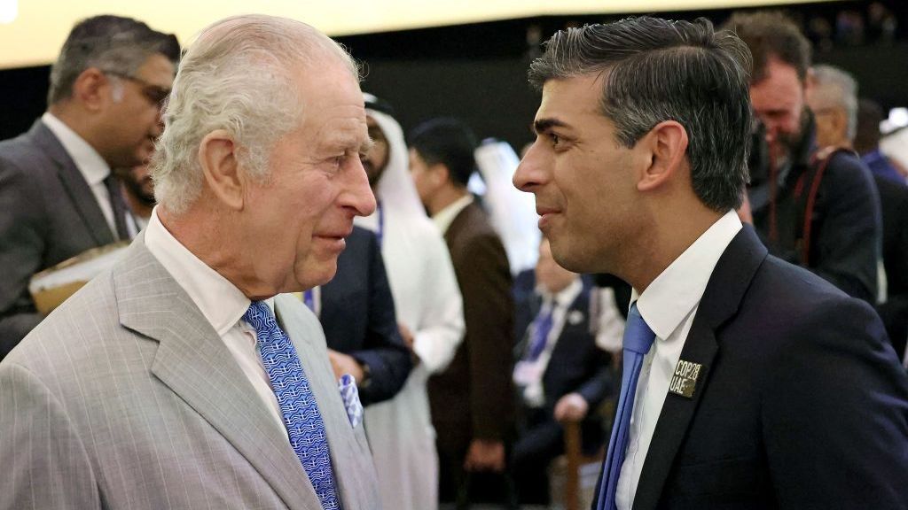 Rei Charles III e o Primeiro-Ministro do Reino Unido, Rishi Sunak, participam da cerimônia de abertura da Cúpula Mundial de Ação Climática durante a COP28