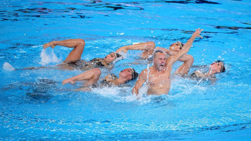 Bill May compete com a equipe mista do Time Estados Unidos no Mundial de Esportes Aquáticos de Doha, onde conseguiu a vaga nos Jogos Olímpicos de Paris 2024