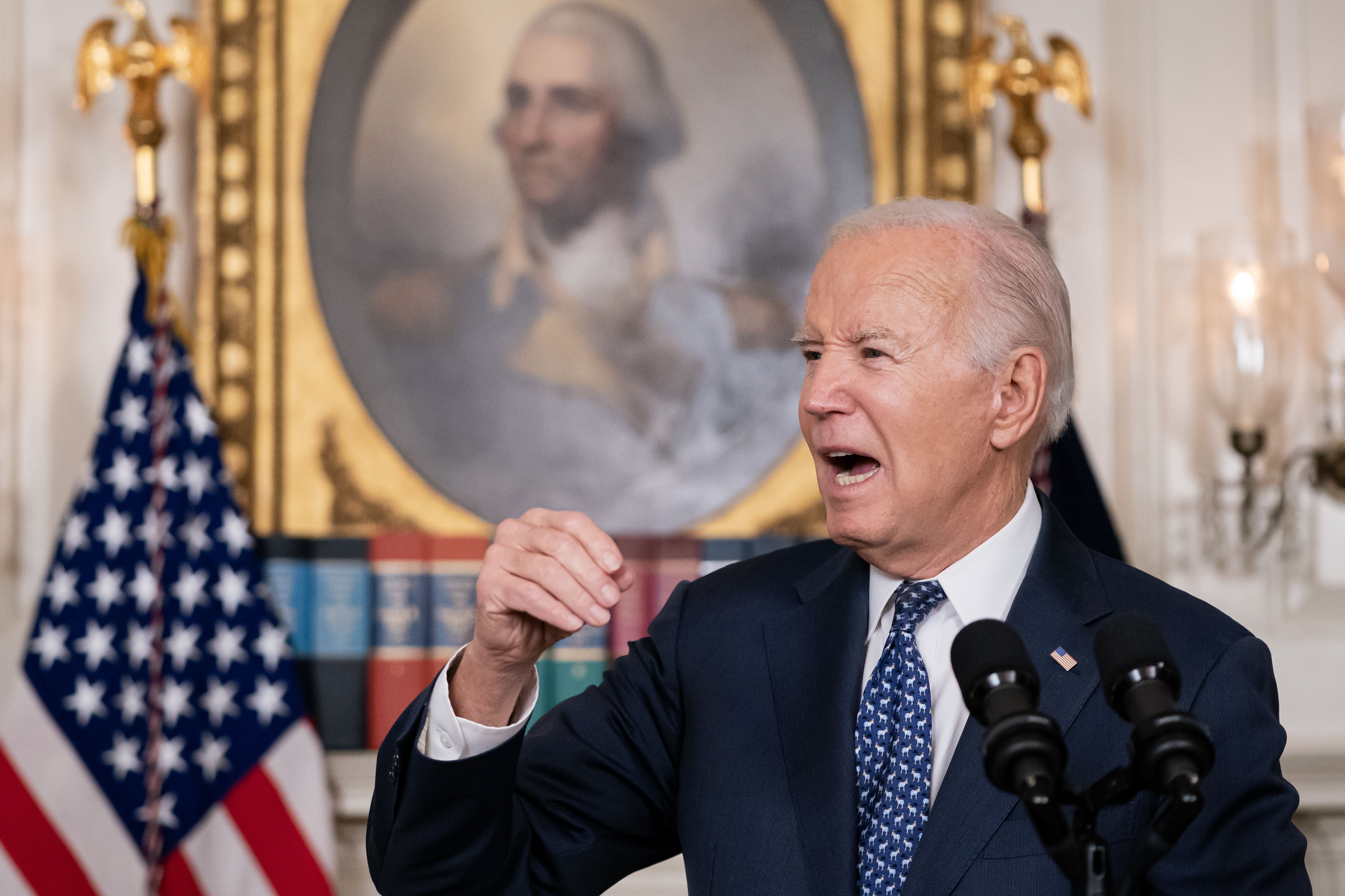 O presidente dos EUA, Joe Biden, faz comentários na Sala de Recepção Diplomática da Casa Branca em 8 de fevereiro de 2024.