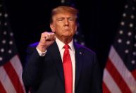 Trump sugere que sua foto policial e acusações atraem os eleitores negros