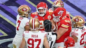 Nick Bosa discute com Travis Kelce no Super Bowl