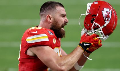 Namorado de Taylor Swift, Travis Kelce bate recorde histórico pelo Chiefs