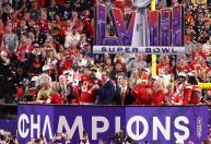 Comemora, Taylor Swift: Kansas City Chiefs é bicampeão do Super Bowl