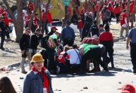 Veja o que sabemos sobre o tiroteio durante desfile de comemoração do Super Bowl