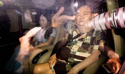 Ex-líder da Tailândia Thaksin Shinawatra é solto após seis meses detido