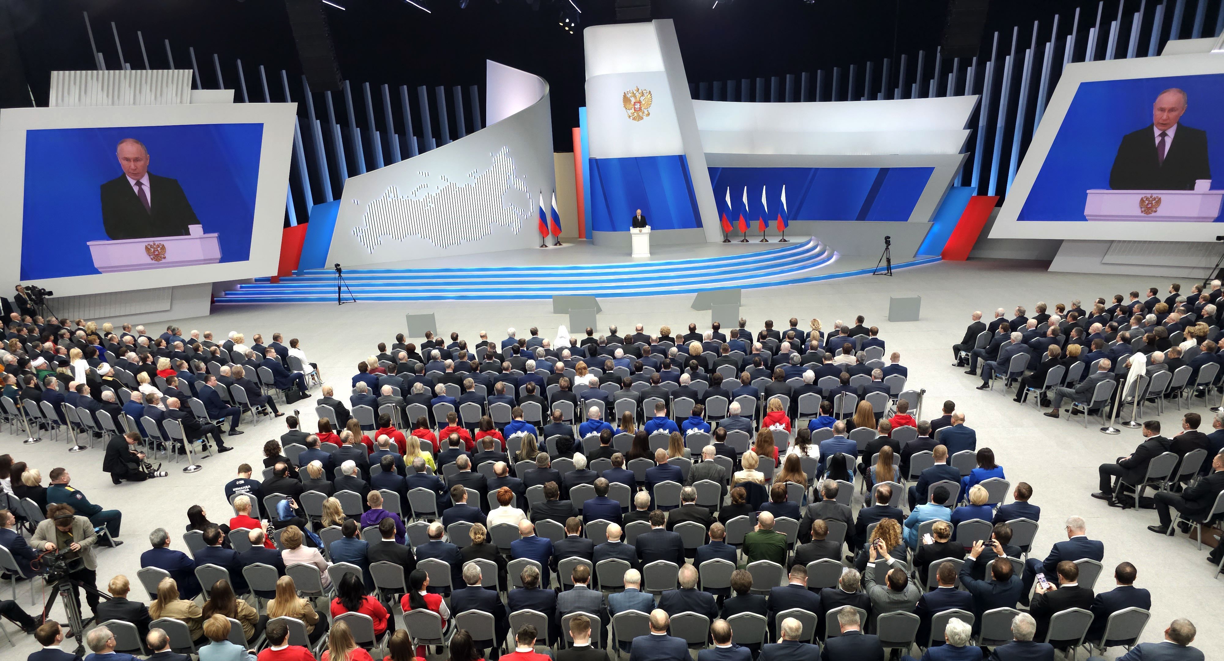 O presidente russo Vladimir Putin fala durante discurso anual ao Parlamento russo, em 29 de fevereiro de 2024. em Moscou, Rússia