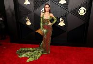 Grammy 2024: Dua Lipa, Billie Eilish e Miley Cyrus misturam estilos no tapete vermelho