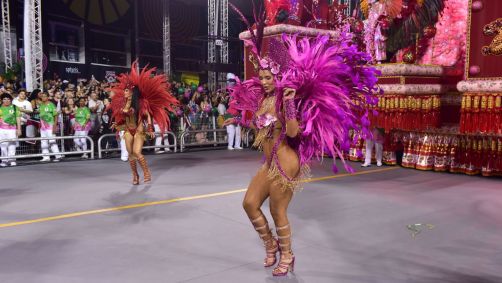 Ivy Moraes, do BBB 21, também esteve no desfile do Barroca Zona Sul