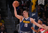 Jokic atinge marca de LeBron e consegue feito inédito na NBA