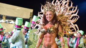 Juju Salimeni estreou como rainha de bateria da Barroca Zona Sul
