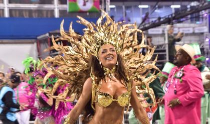 Juju Salimeni seguirá como rainha de bateria da Barroca Zona Sul