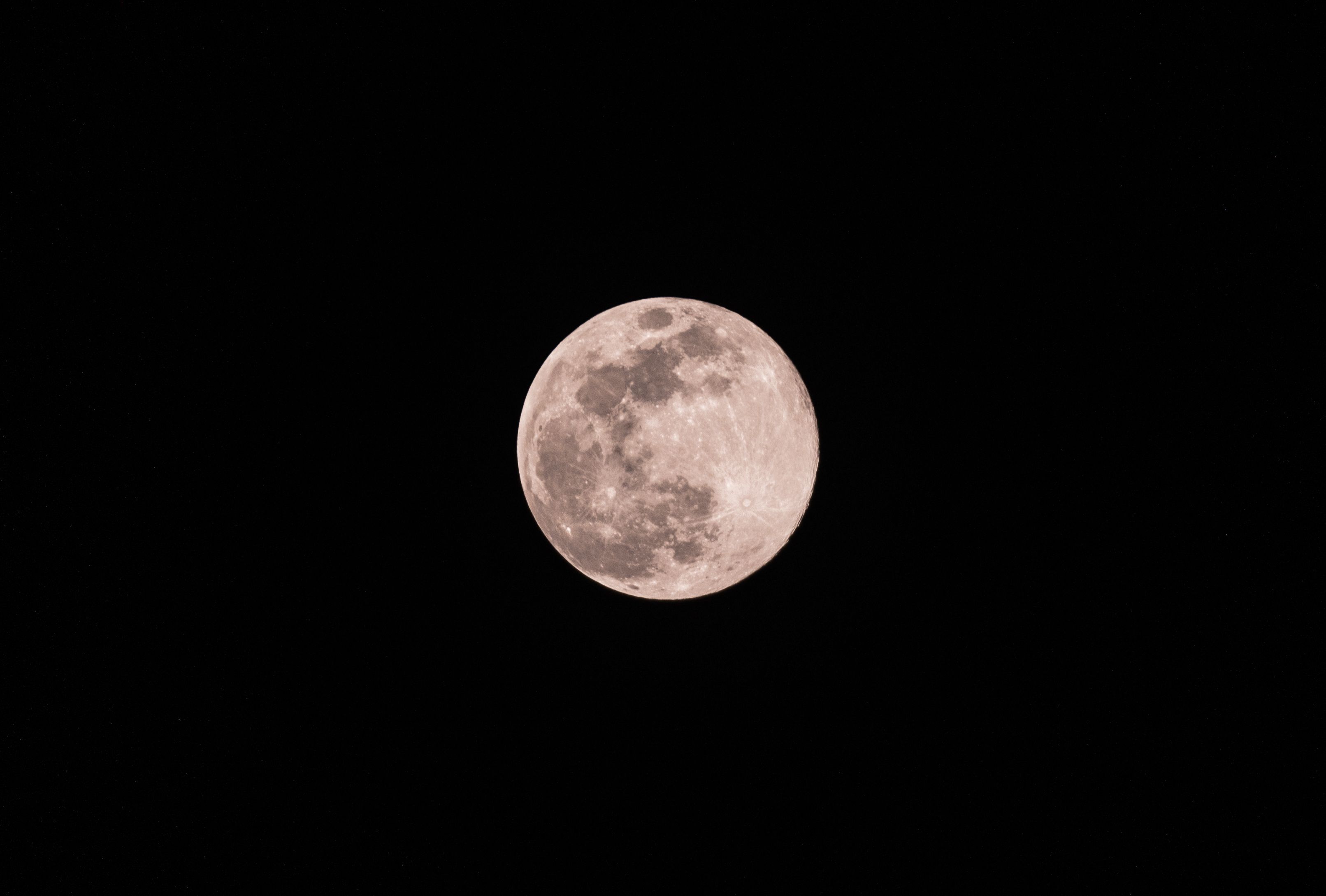 Lua cheia fotografada na Índia