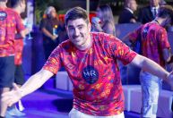 Adnet é visto aos beijos com outra e ex se pronuncia: