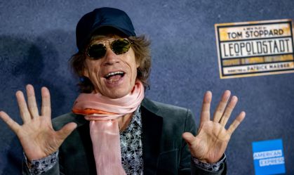 Mick Jagger compartilha vídeo dançando hit de Maroon 5 com seu nome