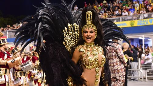 Mileide Mihaile desfilou como rainha de bateria da Independente Tricolor