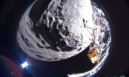 Espaçonave que tombou para o lado na Lua está "viva e bem", diz empresa