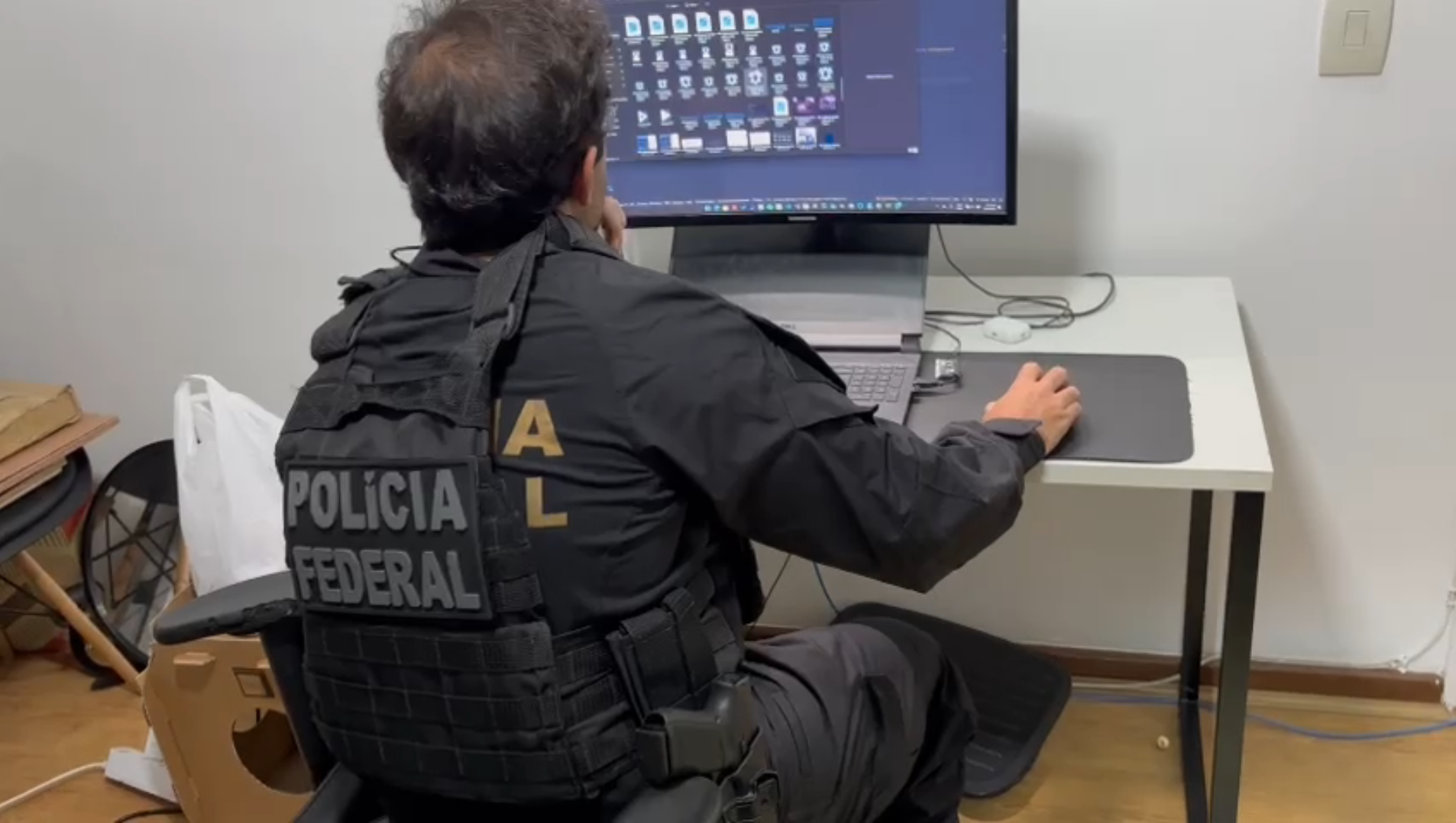 Busca aconteceu na Tijuca, zona norte da cidade e foi autorizada pela Vara Federal de Angra dos Reis, na Costa Verde.