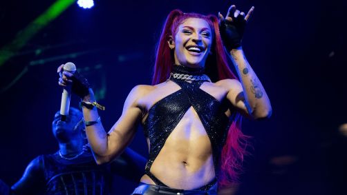 Pabllo Vittar se apresentando no Coachella Valley, em Indio, Califórnia, em 23 de abril de 2022