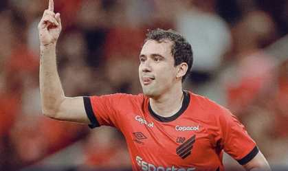 Athletico-PR vence Cascavel com gol de Pablo e lidera o Campeonato Paranaense
