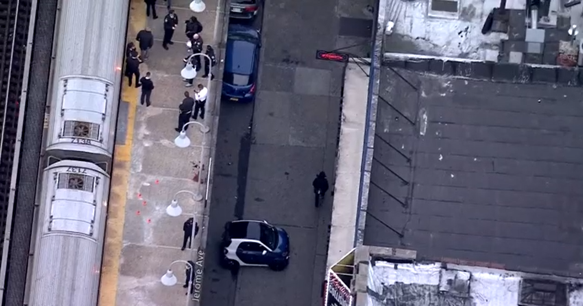 Policiais investigam tiroteio no Bronx, em Nova York