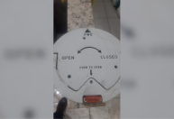 Peça de avião cai e abre buraco no telhado de residência na rota do Aeroporto de Guarulhos