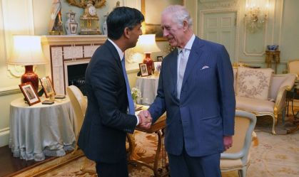 Rei Charles recebe Rishi Sunak no Palácio Buckingham